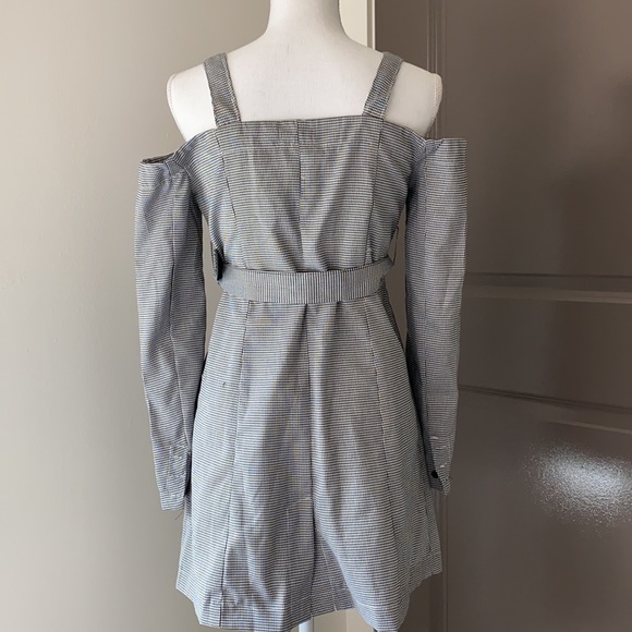 Nasty Gal Off the Shoulder Dress - Picture 5 of 6